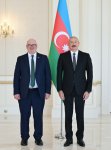 Prezident İlham Əliyev Böyük Britaniyanın Azərbaycanda yeni təyin olunmuş səfirinin etimadnaməsini qəbul edib (FOTO)