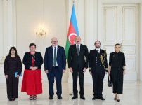 Prezident İlham Əliyev Böyük Britaniyanın Azərbaycanda yeni təyin olunmuş səfirinin etimadnaməsini qəbul edib (FOTO)