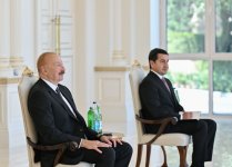 Prezident İlham Əliyev Böyük Britaniyanın Azərbaycanda yeni təyin olunmuş səfirinin etimadnaməsini qəbul edib (FOTO)