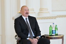 Prezident İlham Əliyev Böyük Britaniyanın Azərbaycanda yeni təyin olunmuş səfirinin etimadnaməsini qəbul edib (FOTO)