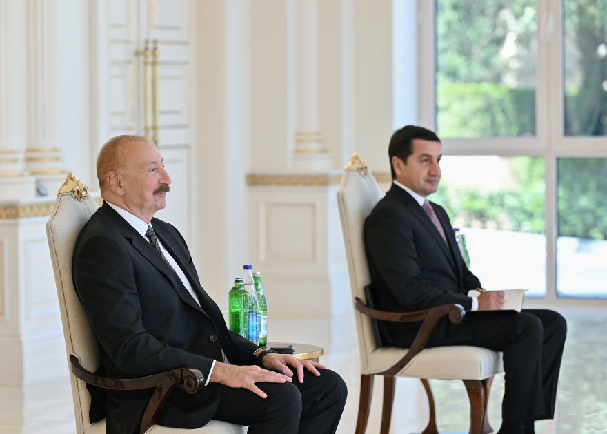 Prezident İlham Əliyev Böyük Britaniyanın Azərbaycanda yeni təyin olunmuş səfirinin etimadnaməsini qəbul edib (FOTO)