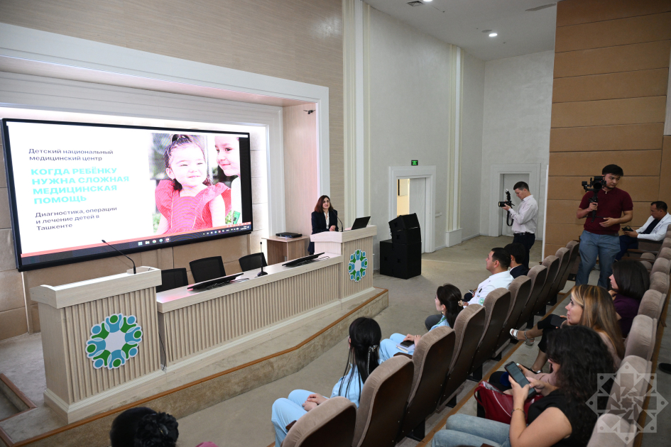 Azərbaycan jurnalistləri Özbəkistanın Milli Uşaq Tibb Mərkəzinin fəaliyyəti ilə tanış olublar (FOTO)