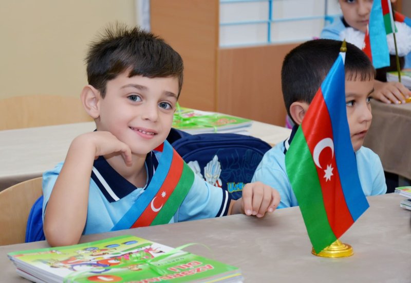 Yeni dərs ili ailələrə neçəyə başa gələcək? - İnfoqrafika