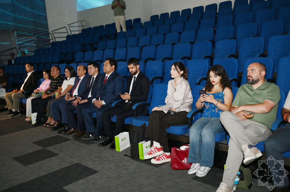 Azərbaycan mediası nümayəndələri IT Park Uzbekistan ekosistemi ilə tanış olublar (FOTO)
