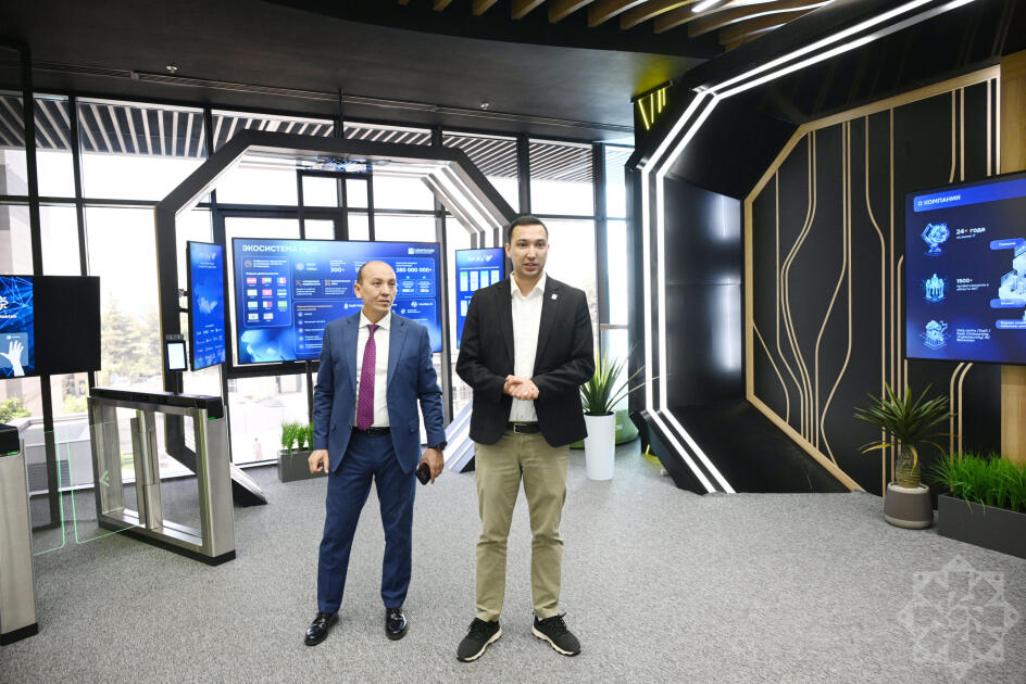 Azərbaycan mediası nümayəndələri IT Park Uzbekistan ekosistemi ilə tanış olublar (FOTO)