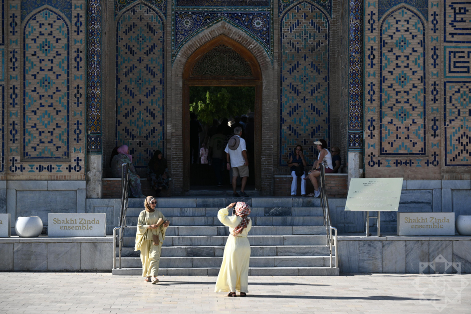 Azərbaycanlı jurnalistlər Səmərqənddəki Şahi-Zinda abidə kompleksini ziyarət ediblər (FOTO)