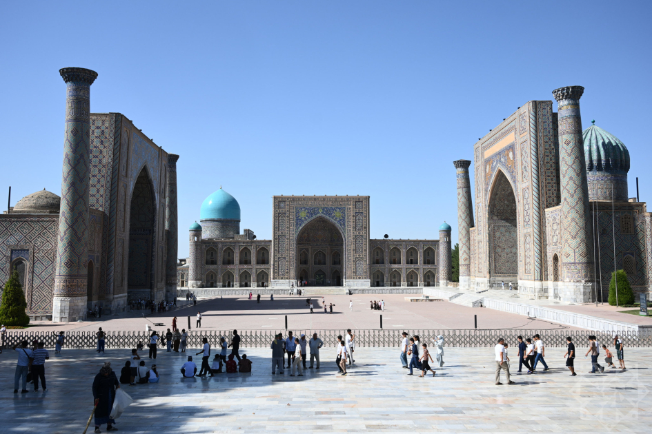 Üç mədrəsə – bir tarix: azərbaycanlı jurnalistlər Registanı ziyarət ediblər (FOTO/VİDEO)