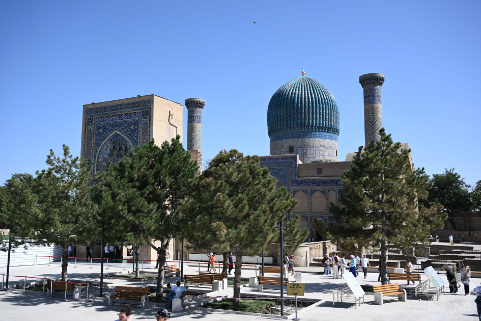 Səmərqənddə azərbaycanlı jurnalistlər Teymurilər sülaləsinin tarixi ilə tanış olublar (FOTO)