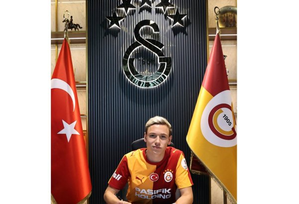 Rusiyalı futbolçu Aleksey Batrakov “Qalatasaray”a transfer olunub