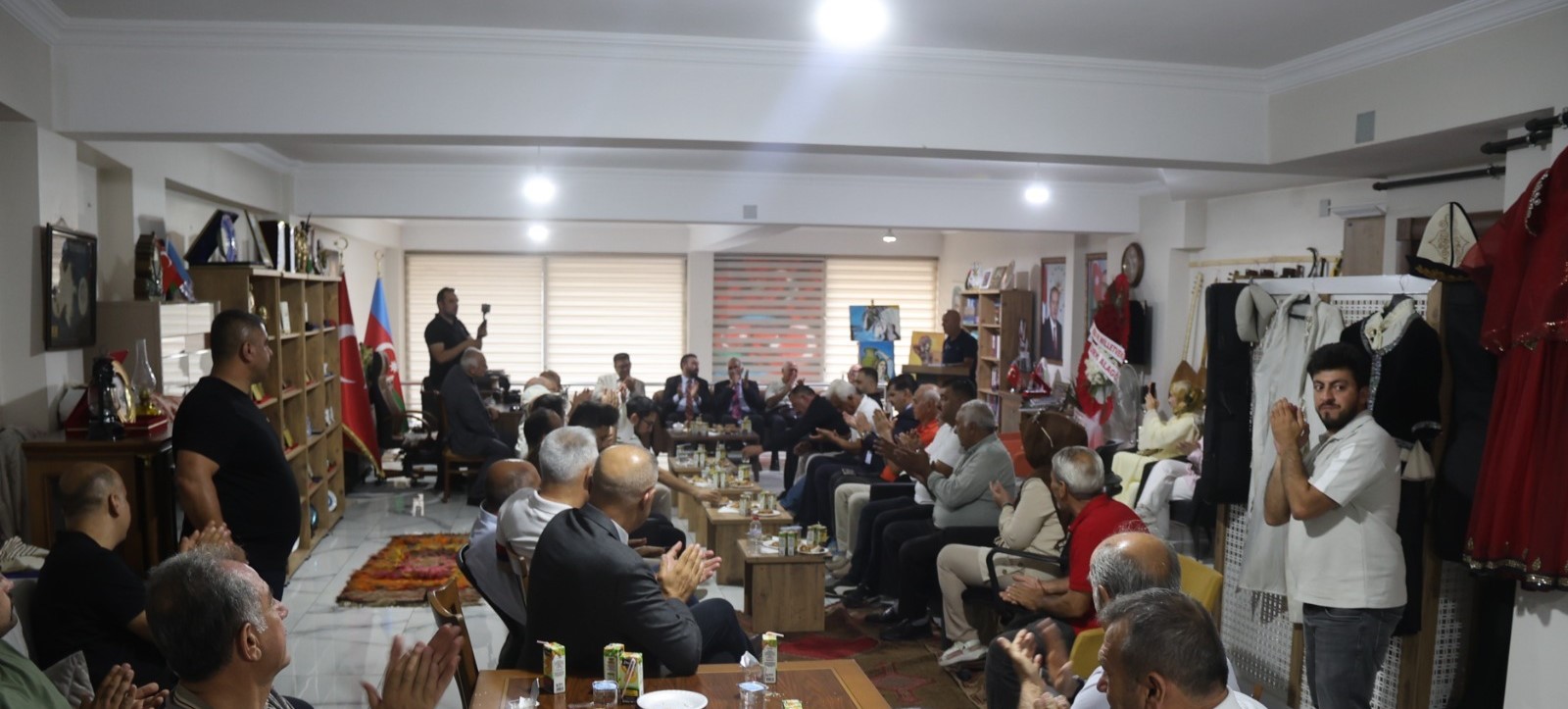 İğdır Azərbaycan Evində “Her Yönüyle Iğdır” kitabının təqdimatı keçirilib (FOTO)