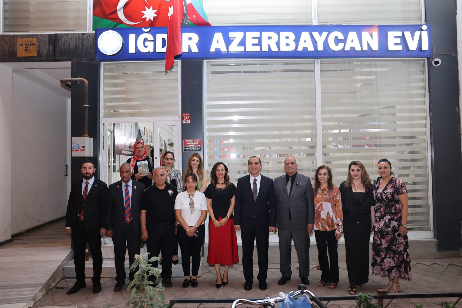 İğdır Azərbaycan Evində “Her Yönüyle Iğdır” kitabının təqdimatı keçirilib (FOTO)