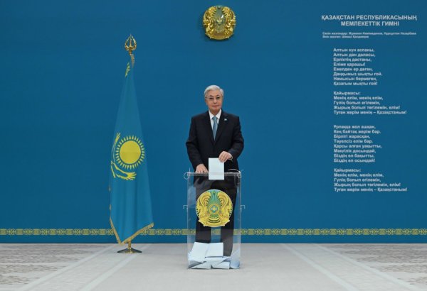 Kasım-Jomart Tokayev Kurultay deputatlarının seçkilərində səs verib