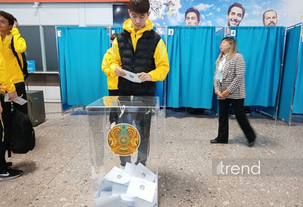 Astanada Kurultaya seçkilər üzrə səsvermə keçirilir (FOTO)