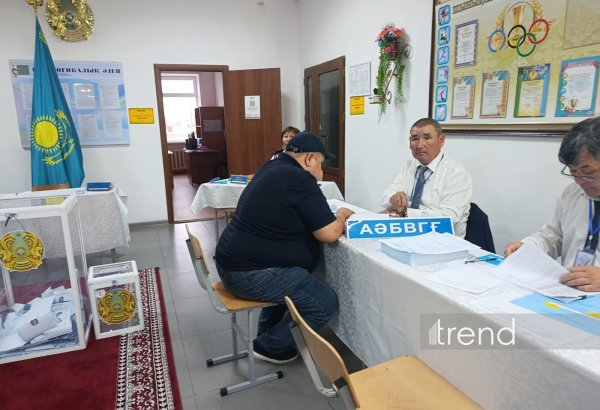 Qazaxıstanın Akmola vilayətində Kurultaya seçkilər üzrə səsvermə keçirilir (FOTO)