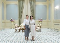 Daşkənddə Azərbaycanın və Özbəkistanın birinci xanımlarının çay masası əsnasında təkbətək görüşü olub (FOTO)