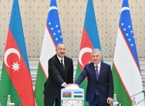 Prezidentlər İlham Əliyev və Şavkat Mirziyoyev Azərbaycanın Özbəkistanda həyata keçirdiyi layihələrin açılış və təməlqoyma mərasimində iştirak ediblər (FOTO)