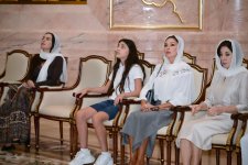 Birinci xanım Mehriban Əliyeva və Leyla Əliyeva Daşkənddə İslam Sivilizasiyası Mərkəzi ilə tanış olublar (FOTO)