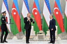 Daşkənddə Azərbaycan və Özbəkistan prezidentlərinin təltifolunma mərasimi keçirilib (FOTO) (YENİLƏNƏCƏK)