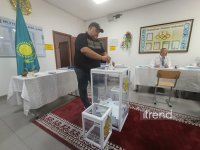 Qazaxıstanın Akmola vilayətində Kurultaya seçkilər üzrə səsvermə keçirilir (FOTO)