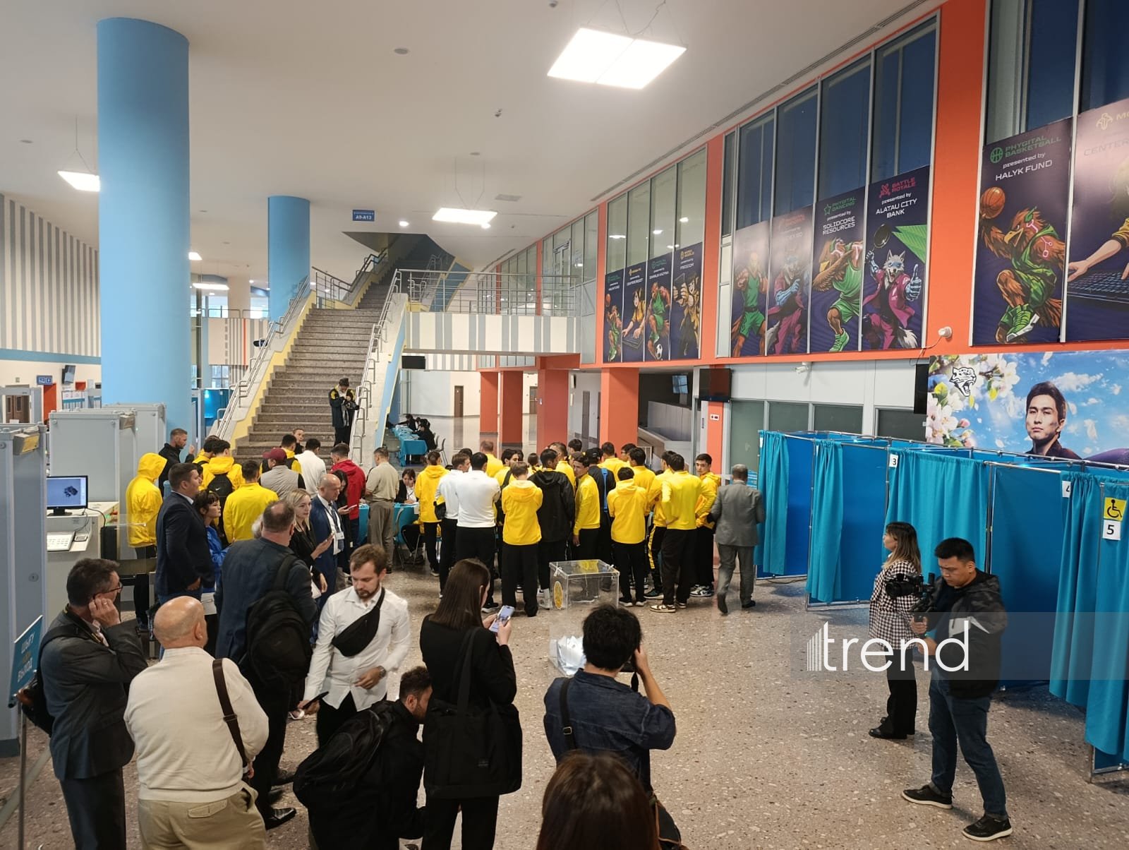 Astanada Kurultaya seçkilər üzrə səsvermə keçirilir (FOTO)