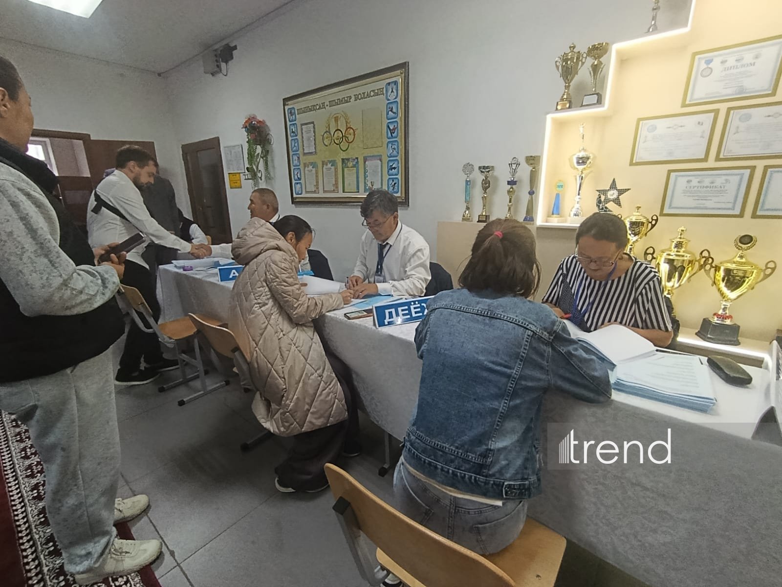 Qazaxıstanın Akmola vilayətində Kurultaya seçkilər üzrə səsvermə keçirilir (FOTO)