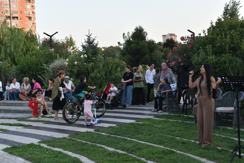 Bakıda axşam konsertləri təşkil edilib (FOTO)