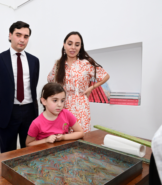 Leyla Əliyeva ilk Buxara Biennalesinin əsərləri ilə tanış olub (FOTO/VİDEO)
