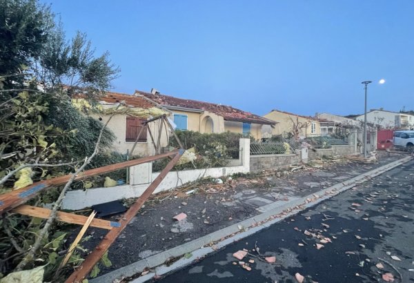 Fransada Karkasson yaxınlığında tornado nəticəsində azı 41 nəfər xəsarət alıb, 300 yaşayış evinə ziyan dəyib (VİDEO)