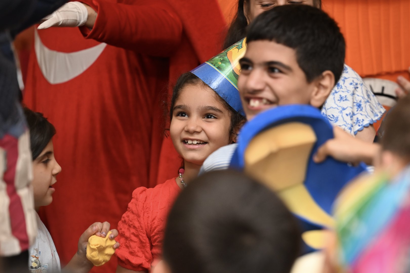 Heydər Əliyev Fondunun prezidenti Mehriban Əliyevanın təşəbbüsü ilə xüsusi qayğıya ehtiyacı olan uşaqlar üçün əyləncə tədbiri keçirilib (FOTO)
