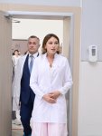 Birinci vitse-prezident Mehriban Əliyeva, qızları Leyla Əliyeva və Arzu Əliyeva Elmi-Tədqiqat Pediatriya İnstitutunu ziyarət ediblər (FOTO)