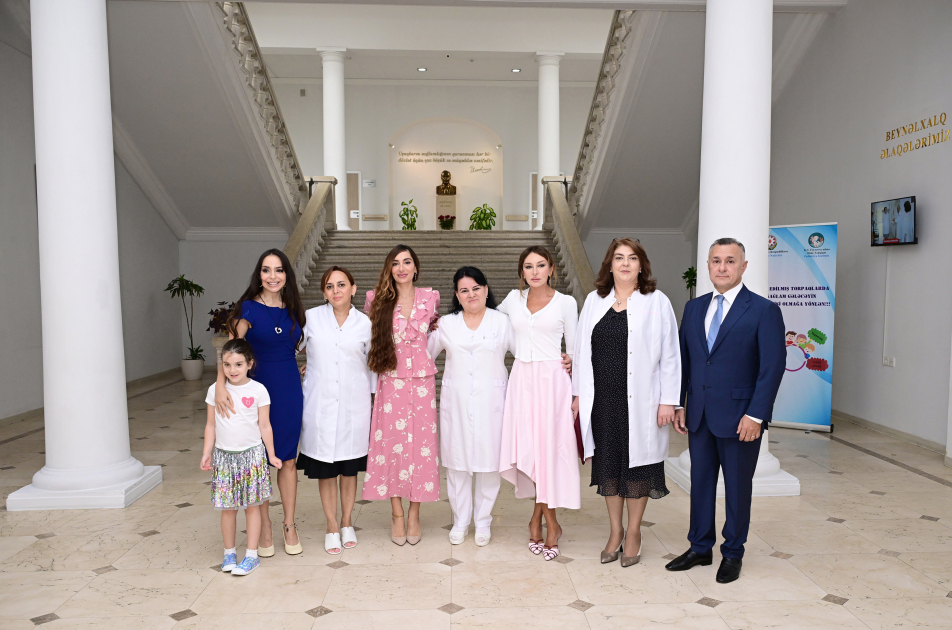 Birinci vitse-prezident Mehriban Əliyeva, qızları Leyla Əliyeva və Arzu Əliyeva Elmi-Tədqiqat Pediatriya İnstitutunu ziyarət ediblər (FOTO)