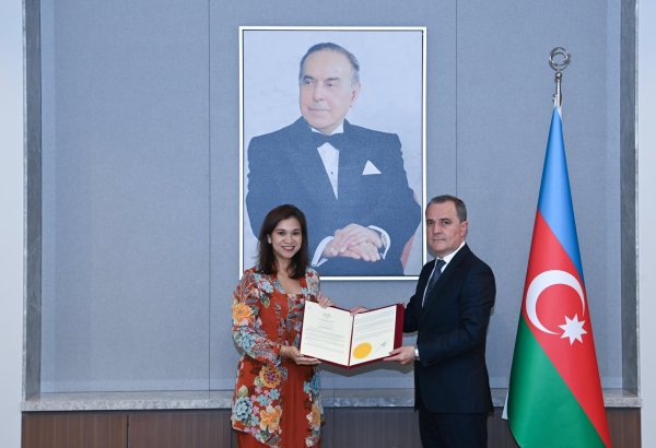 Ceyhun Bayramov Malayziyanın yeni səfirini qəbul edib (FOTO)