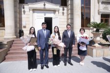 Xaçmaz Rayon İcra Hakimiyyətində ali məktəblərə yüksək balla qəbul olunan məzunlar və respublika müsabiqələrinin qalibləri ilə görüş keçirilib (FOTO)