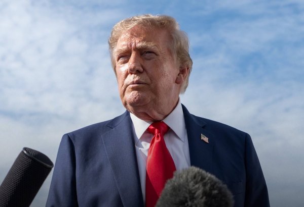 Donald Tramp Britaniyaya məxsus olan Folklend adaları ilə bağlı ABŞ-nin mövqeyinə yenidən baxılacağını istisna etmir