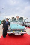 Heydər Əliyev Fondunun vitse-prezidenti Leyla Əliyeva və Arzu Əliyeva klassik avtomobillərin yürüşü və sərgisini izləyiblər (FOTO)