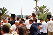 Heydər Əliyev Fondunun vitse-prezidenti Leyla Əliyeva və Arzu Əliyeva klassik avtomobillərin yürüşü və sərgisini izləyiblər (FOTO)