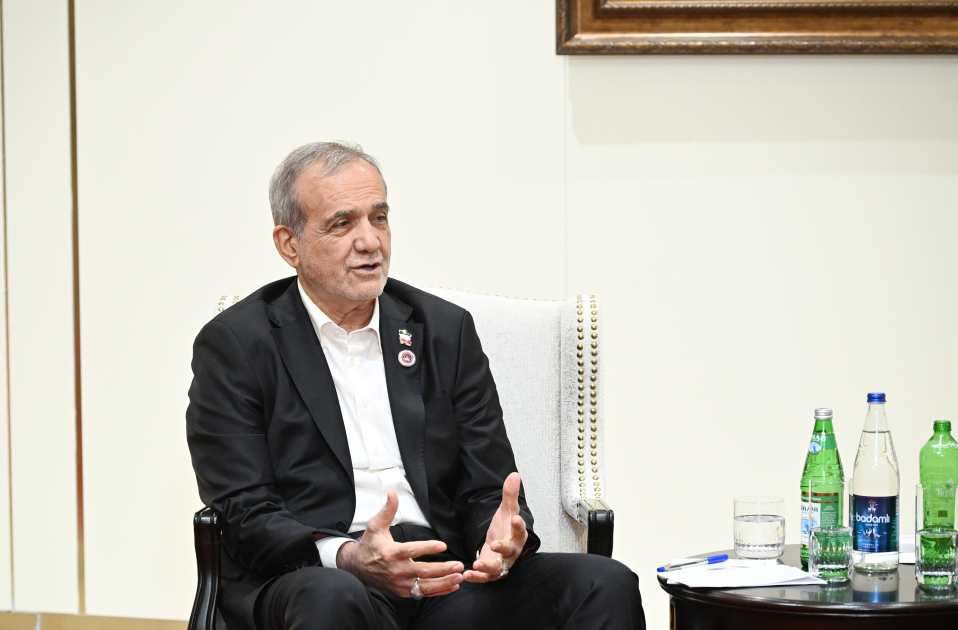 Bişkekdə Prezident İlham Əliyevin Məsud Pezeşkianla görüşü olub (FOTO)