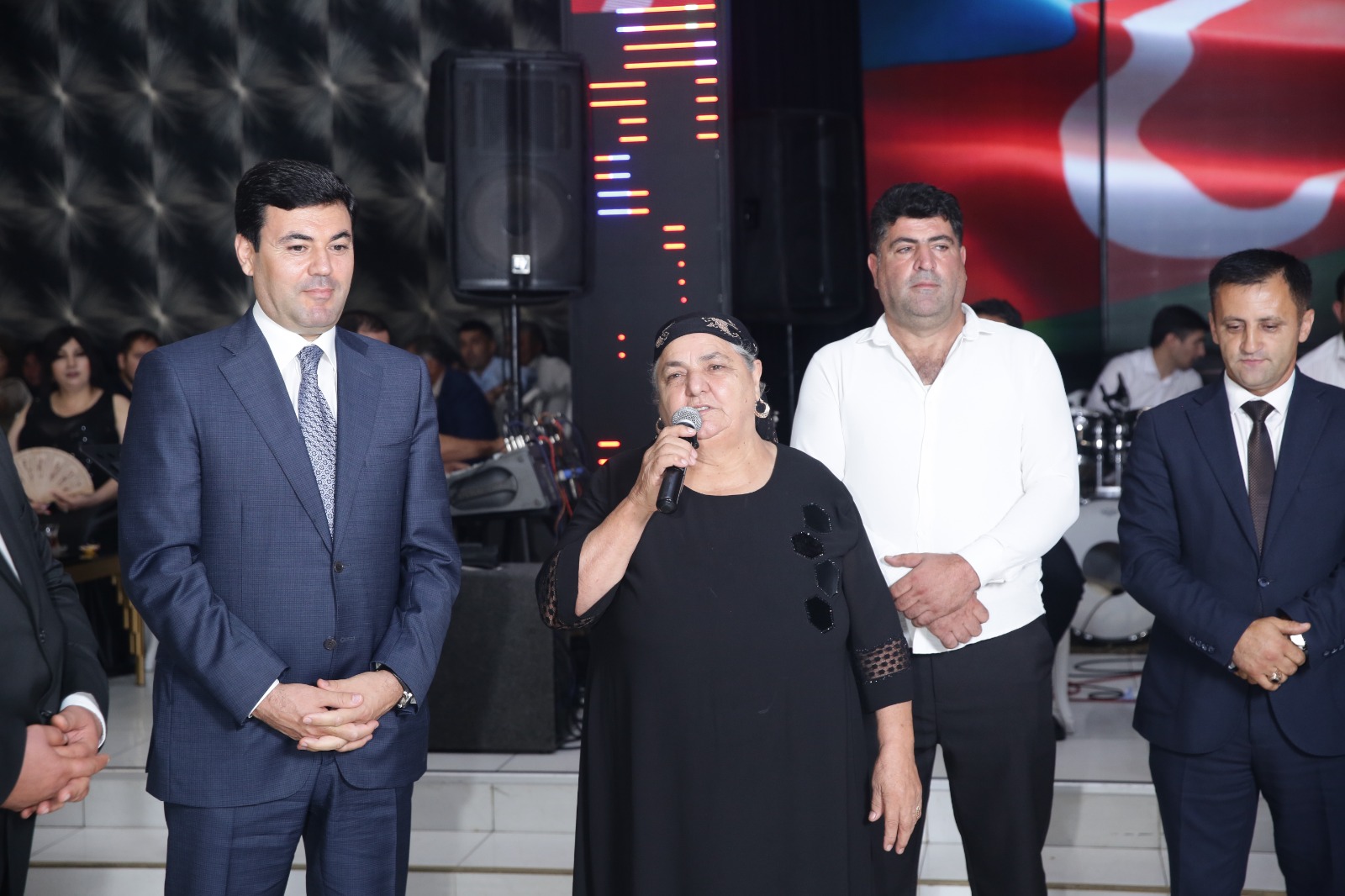 Elnur Rzayev şəhid Mayis Səmədovun qardaşı qızının toy mərasimində iştirak edib