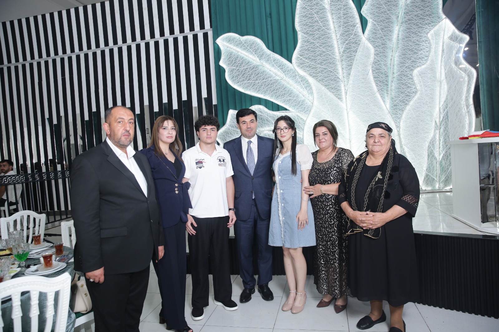 Elnur Rzayev şəhid Mayis Səmədovun qardaşı qızının toy mərasimində iştirak edib