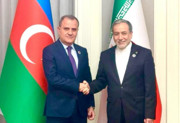 Azərbaycan-İran münasibətlərinin inkişaf perspektivləri müzakirə edilib