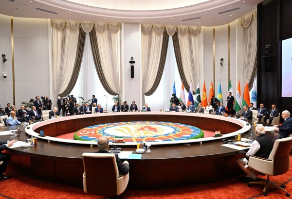 Mirziyoyev ŞƏT ölkələrinin dəmir yolu məkanlarının inteqrasiyası üzrə Şuranın yaradılmasını təklif edib