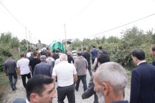 Xaçmaz Rayon İcra Hakimiyyətinin başçısı Elnur Rzayev şəhid anasının dəfn mərasimində iştirak edib (FOTO)