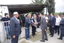 Xaçmaz Rayon İcra Hakimiyyətinin başçısı Elnur Rzayev şəhid anasının dəfn mərasimində iştirak edib (FOTO)