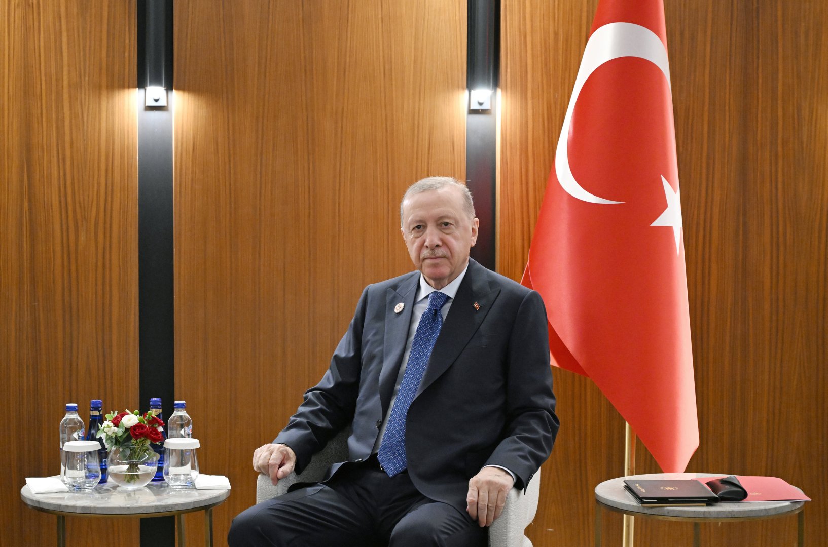 Prezident İlham Əliyevin Bişkekdə Türkiyə Prezidenti Rəcəb Tayyib Ərdoğanla görüşü olub (FOTO) (YENİLƏNİB)