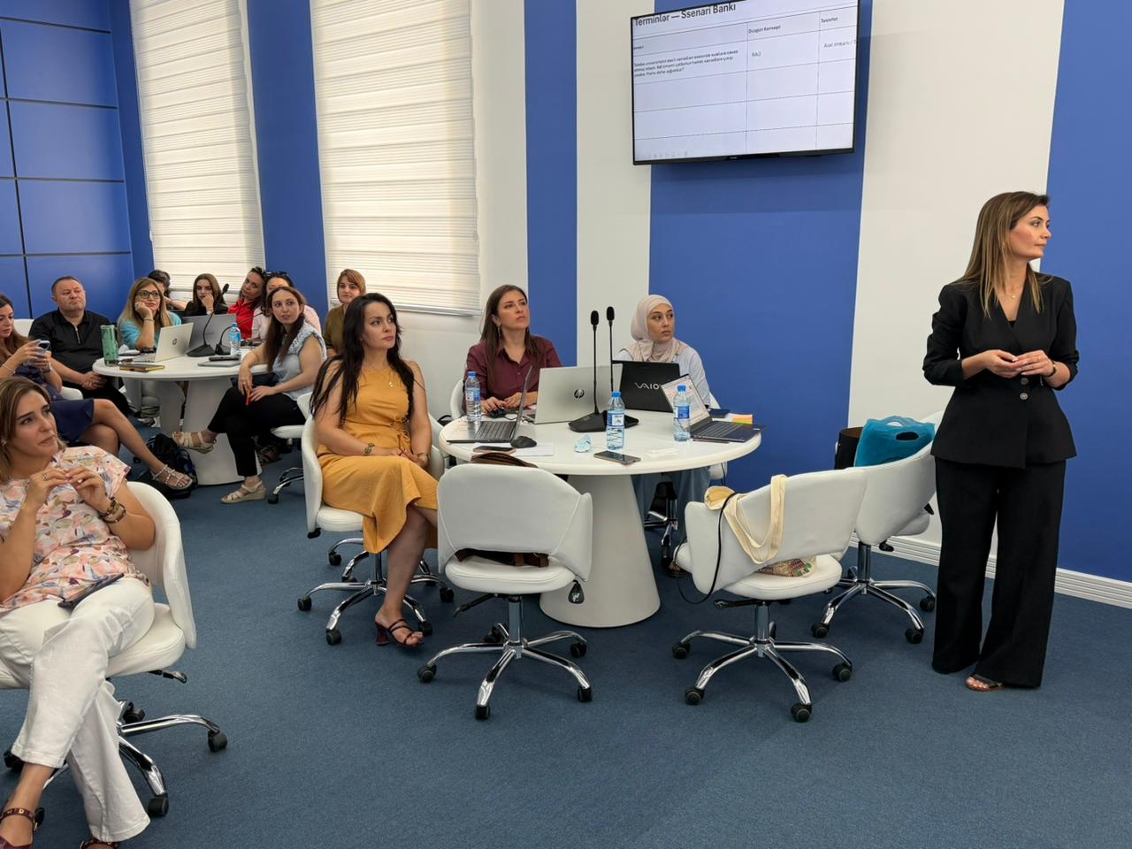 UNEC-də İsrailin süni intellekt üzrə mütəxəssisləri tərəfindən təlimçilərin təliminə start verilib (FOTO)