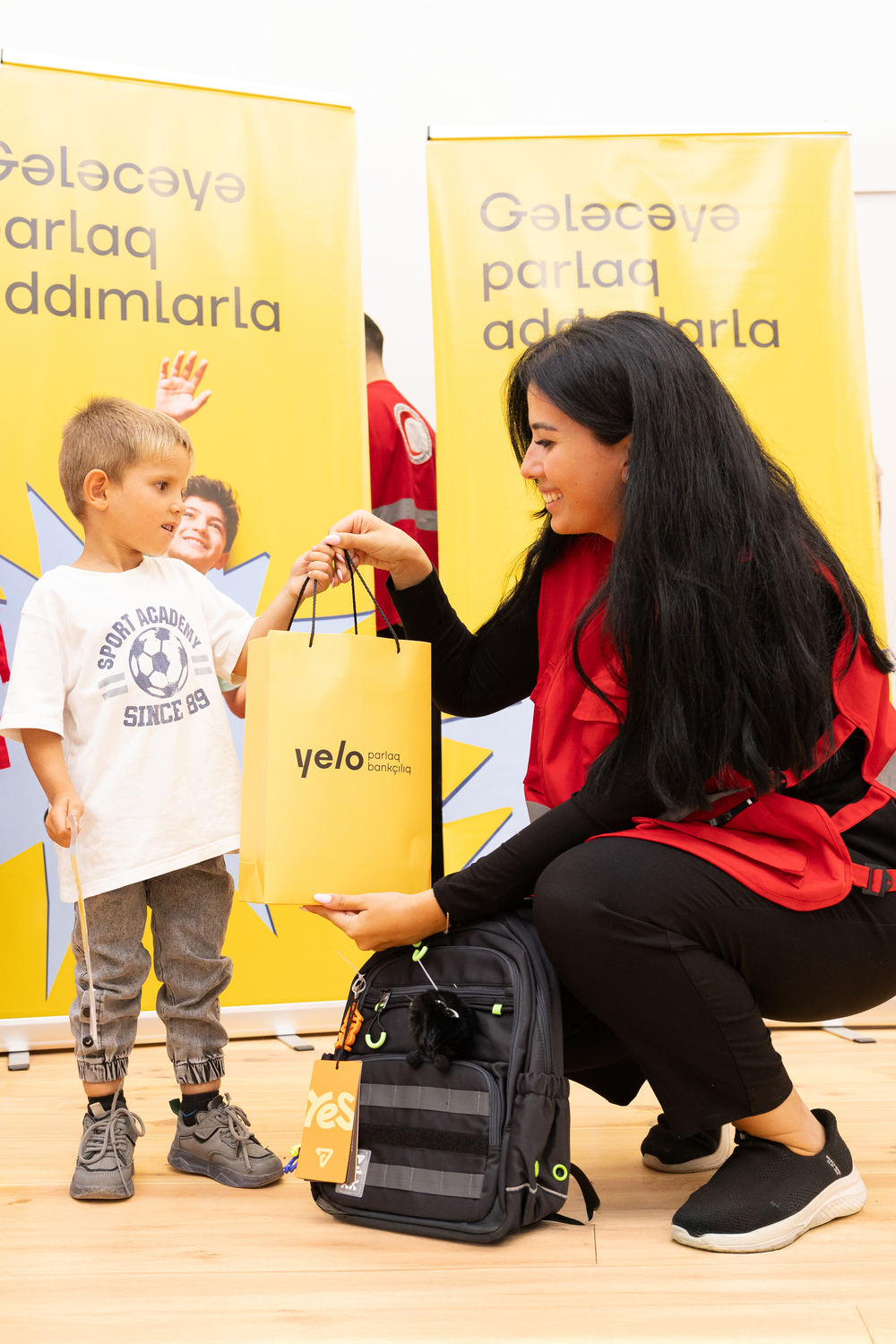 Yelo Bank Cəbrayılda birincilərin məktəb həyəcanına şərik oldu! (FOTO)