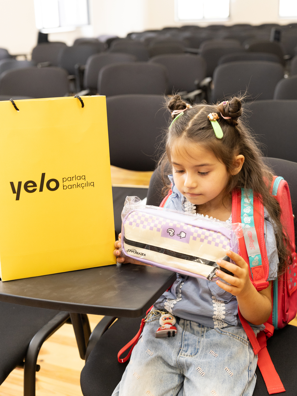 Yelo Bank Cəbrayılda birincilərin məktəb həyəcanına şərik oldu! (FOTO)