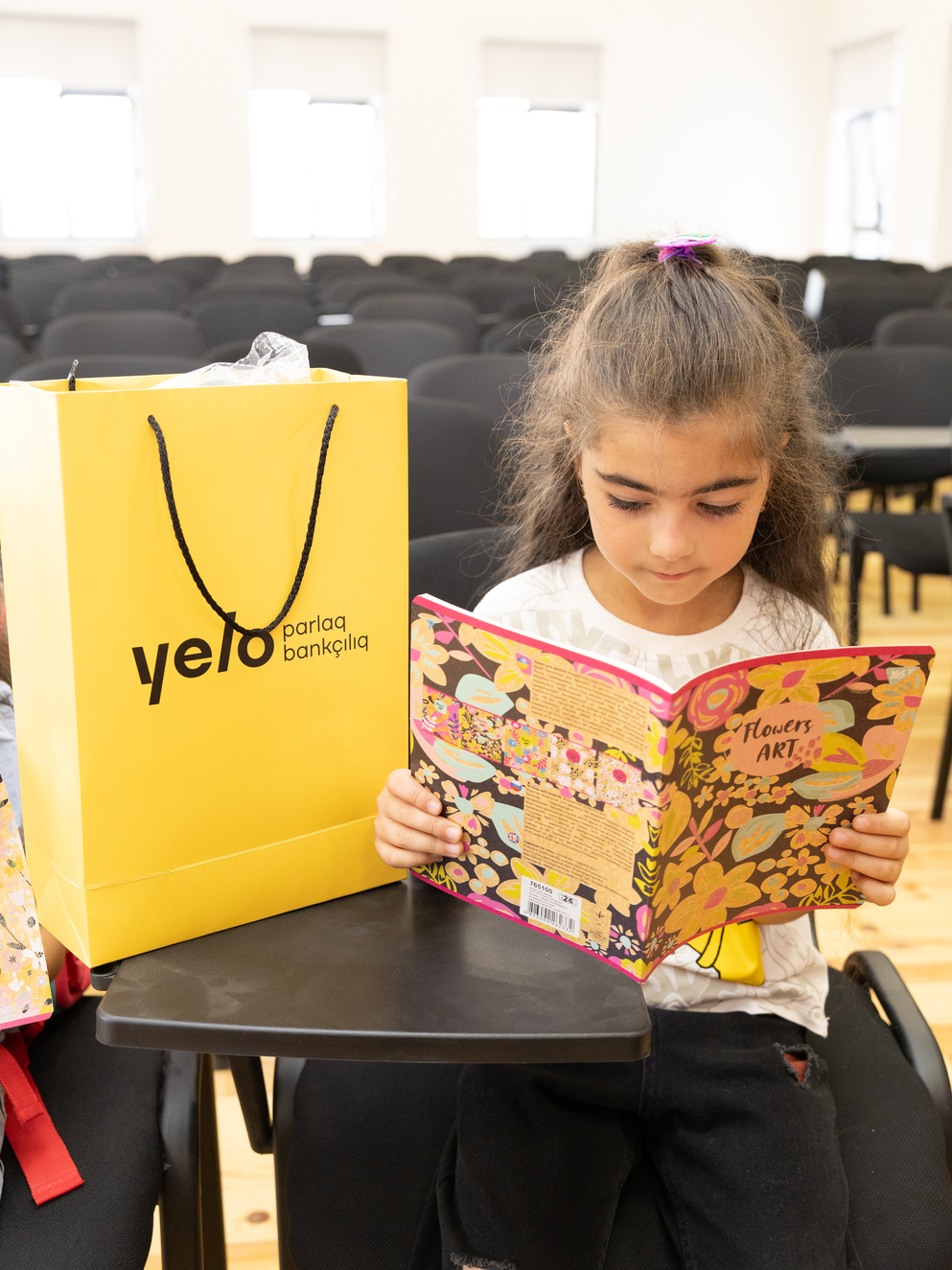Yelo Bank Cəbrayılda birincilərin məktəb həyəcanına şərik oldu! (FOTO)
