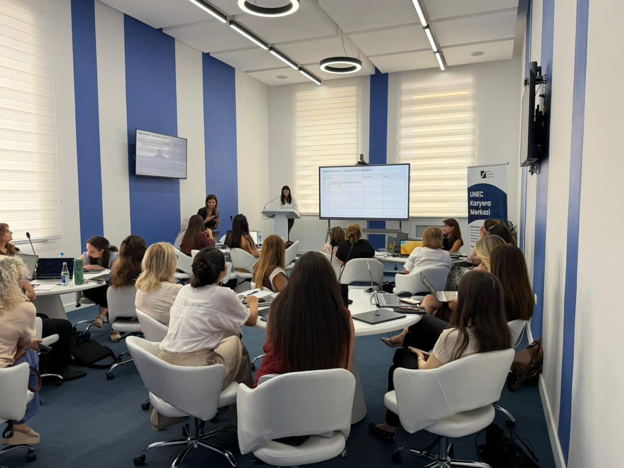 UNEC-də İsrailin süni intellekt üzrə mütəxəssisləri tərəfindən təlimçilərin təliminə start verilib (FOTO)