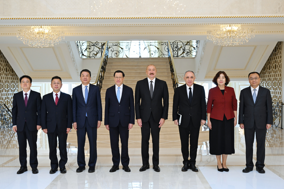 Prezident İlham Əliyev Çin Ali Xalq Prokurorluğunun Baş prokurorunun başçılıq etdiyi nümayəndə heyətini qəbul edib (FOTO)
